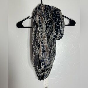 Wrapsody in Hues NWT Animal Print Infinity Scarf 100% Viscose Lightweight